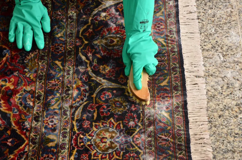 شستشوی فرش در خانه بهتر است یا قالیشویی؟